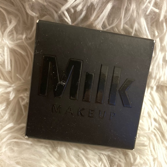MILK - Setting Powder - Picture 7 of 10